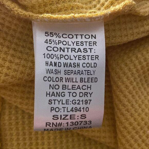 UMGEE Wms Sz Sm Gold Waffle Knit
V Neck 3/4 Puffy Sheer Bell Sleeve Blouse Shirt - Picture 5 of 5